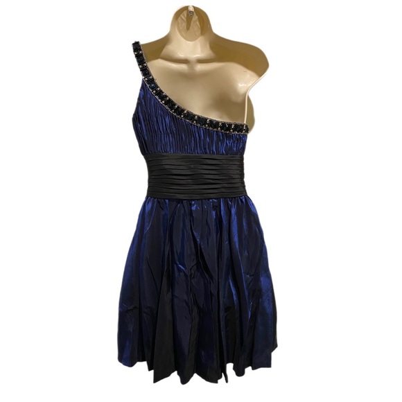 REVOLVE La Femme One Shoulder Dress, Party Prom Wedding Guest, Blue Fit & Flare - Picture 3 of 6